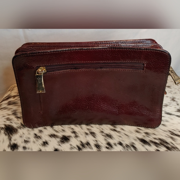 Ricardo Beverly Hills Women's Rich Black Cherry Leather Clutch - Picture 2 of 9
